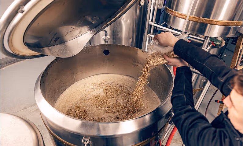 Expertly crafted stainless steel tanks for every stage of the beer brewing process. hero image