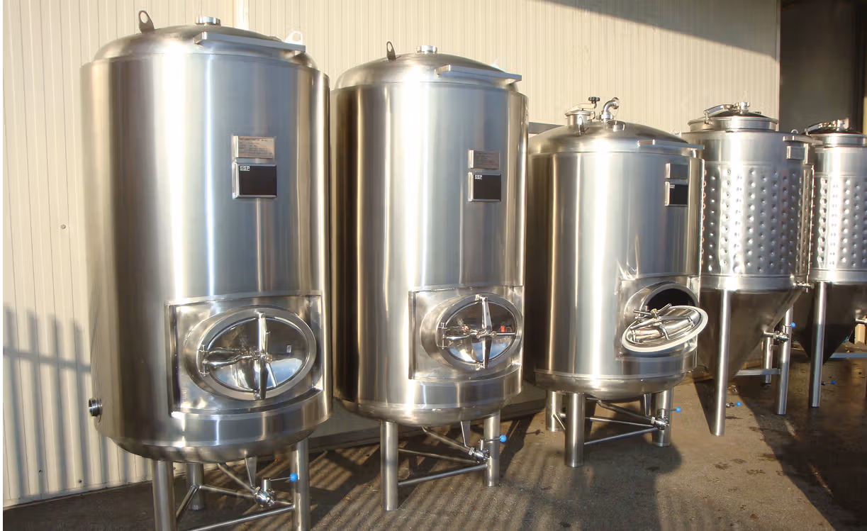 beer fermentation tanks. What to Look for When Purchasing a Beer Fermentation Tank: Capacity, Cooling, and Control blog-header image
